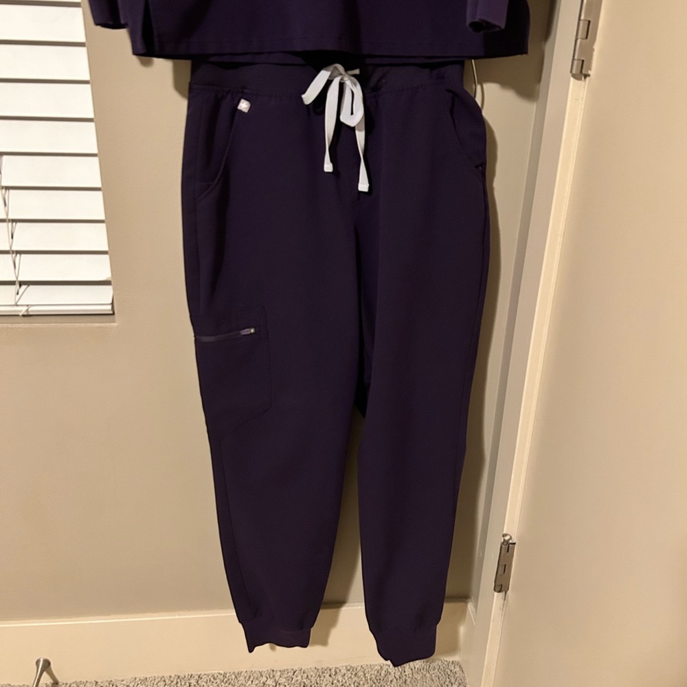 FIGS Zamora high wasted jogger scrub pant